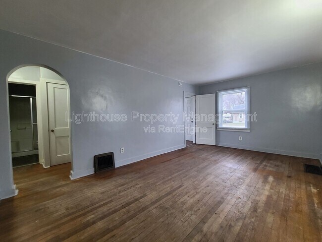 Building Photo - 1387 Hurd Ave