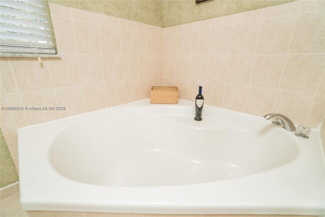 Building Photo - 11425 NW 34th Pl