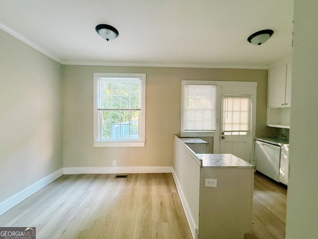 Building Photo - 967 Glenridge Dr