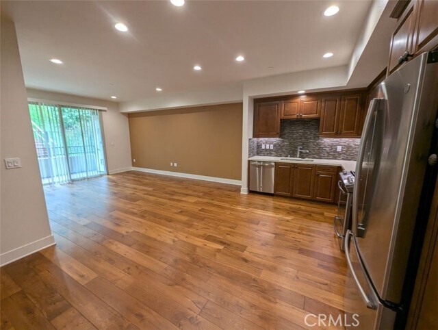 Building Photo - 627 Deep Valley Dr