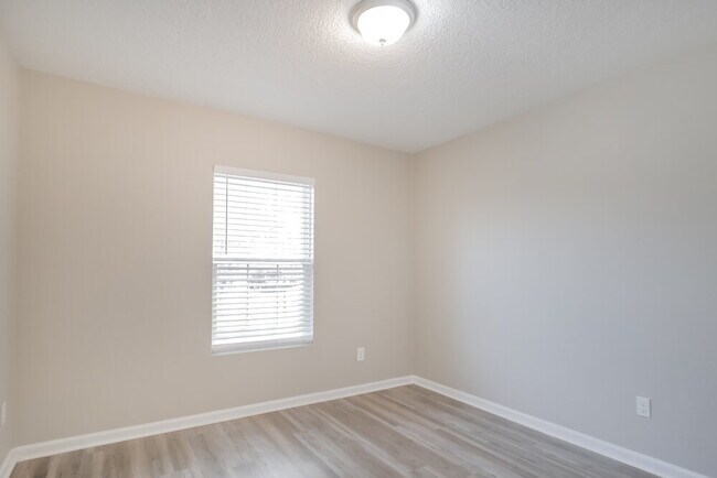 Building Photo - 174 N Aberdeenshire Dr