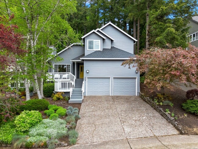 Building Photo - Private Retreat Backing to Trails in the Heart of Lake Oswego
