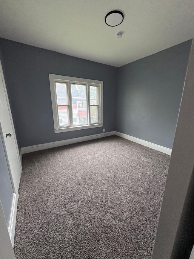 Building Photo - 3252 E 118