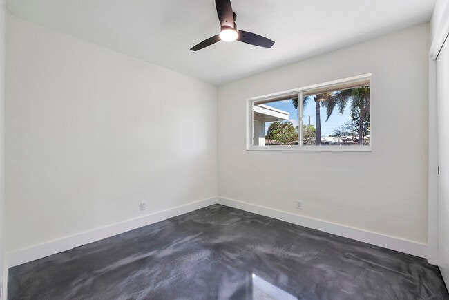 Building Photo - 2160 NE 53rd St