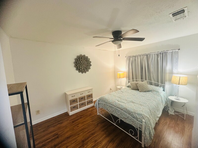 Building Photo - 8507 Wynlea St