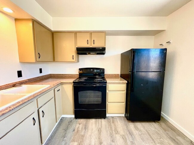 Building Photo - Thornton 2-Story Townhome
