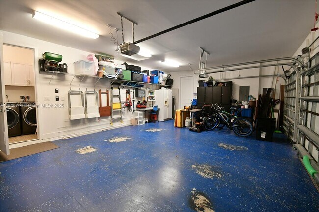 Building Photo - 4221 SW 178th Ave