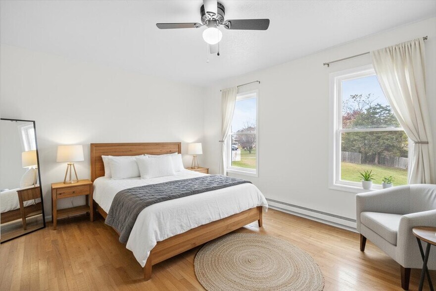 Building Photo - 513 Buckingham Dr