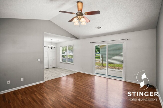 Building Photo - 2 Pelican Cir