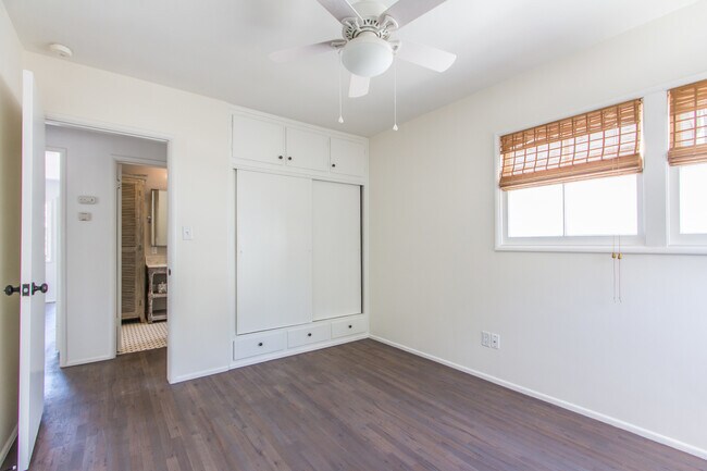 Building Photo - 502 Poinsettia Ave