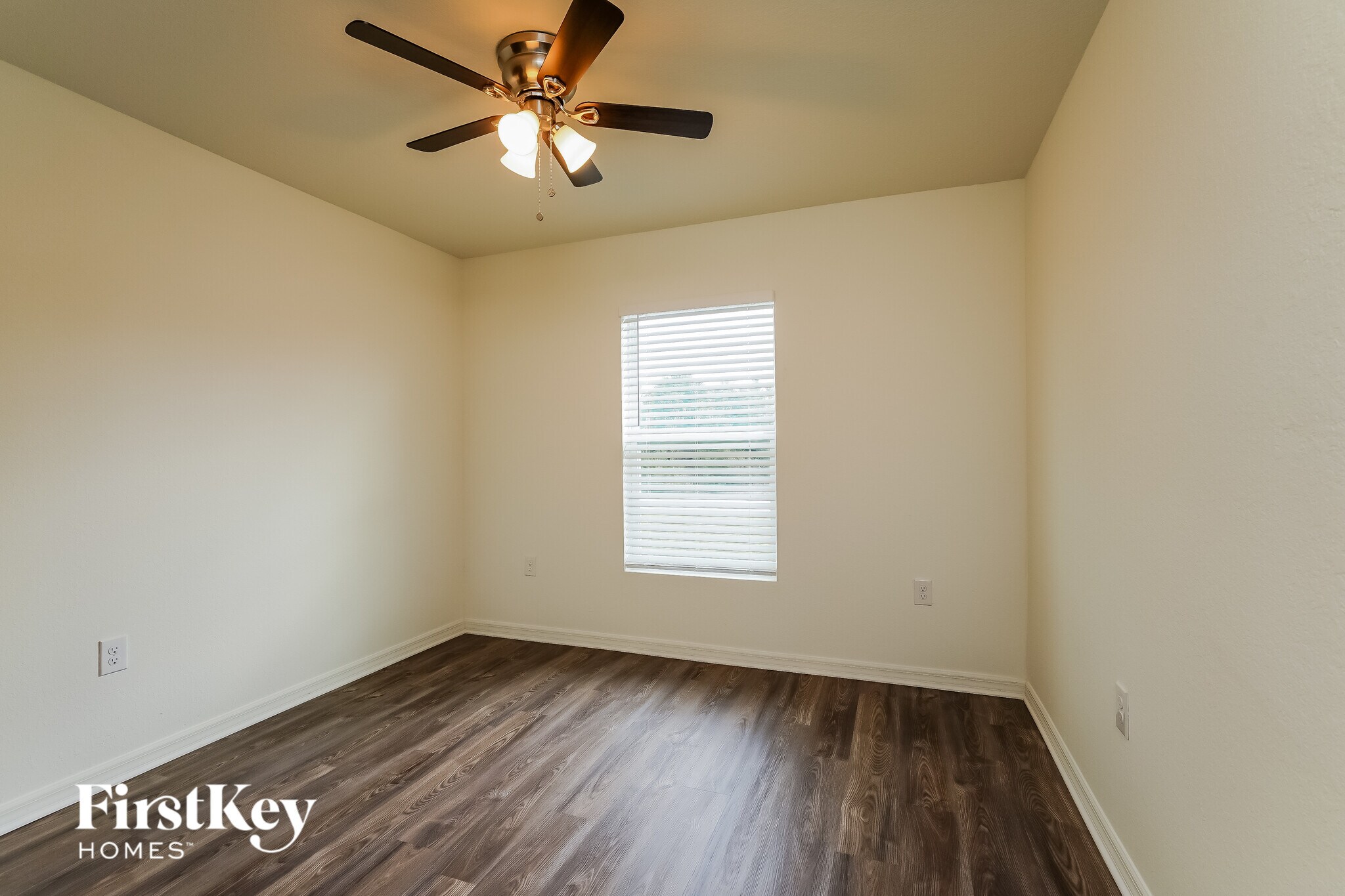 Building Photo - 2204 NE 22nd Pl