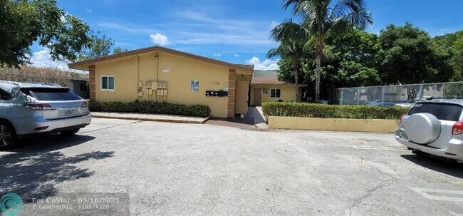 Primary Photo - 1119 NW 6th Ave