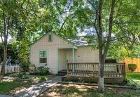 Building Photo - 5 Bedrooms and 3 Bathrooms!