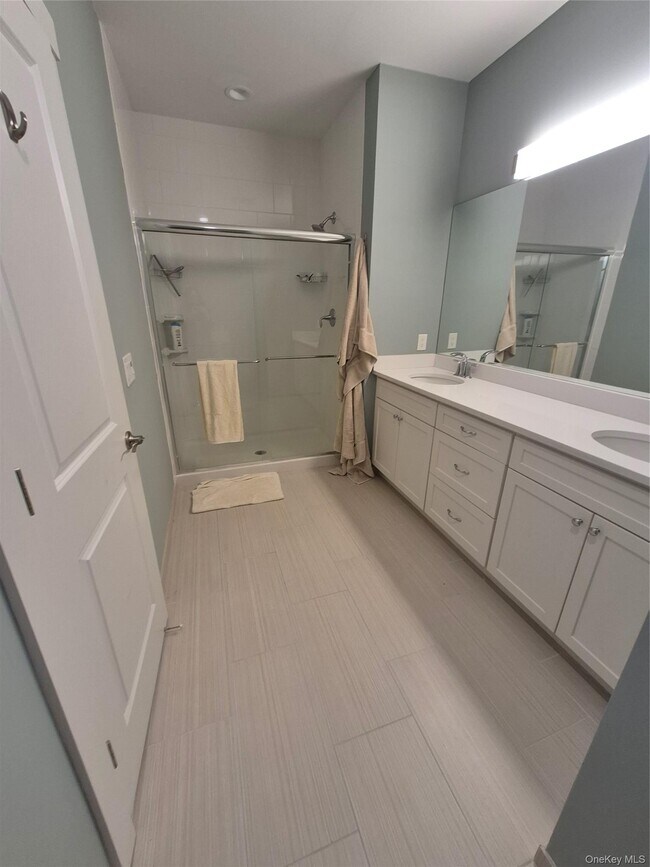 Building Photo - 44 Fox Hill Dr