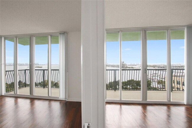 Building Photo - 1756 N Bayshore Dr