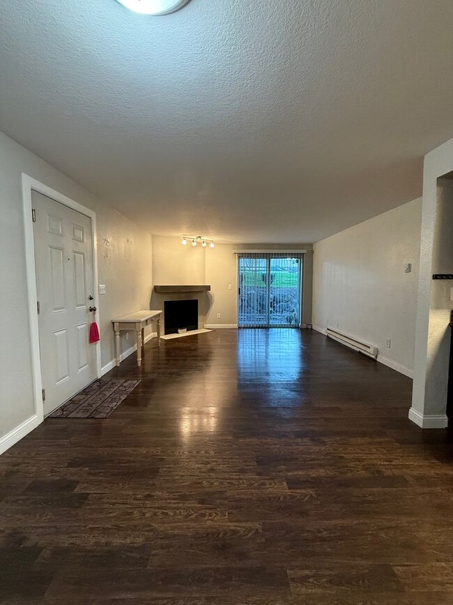 Building Photo - Ground-Level 2-Bedroom Condo at Martha’s Landing – Prime Mill Creek Location