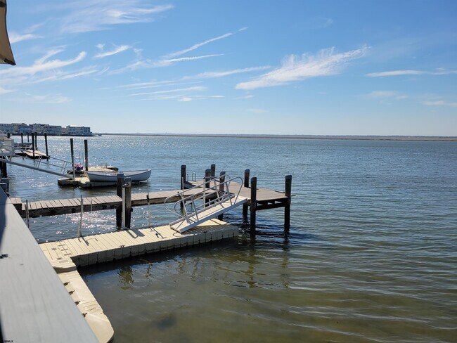 Building Photo - 8601 Fulton Ave