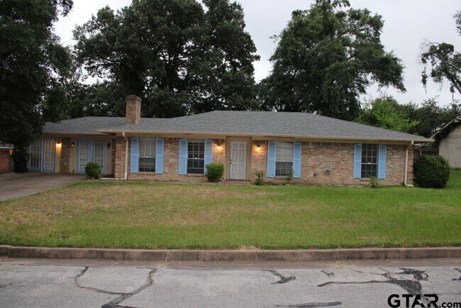 Primary Photo - 1220 Brookshire Dr