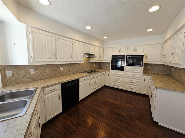 Building Photo - 3213 Saddlehead Dr