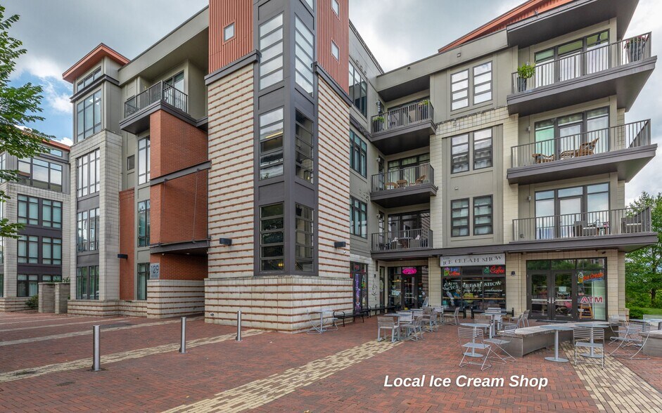 Building Photo - 129 Walnut St