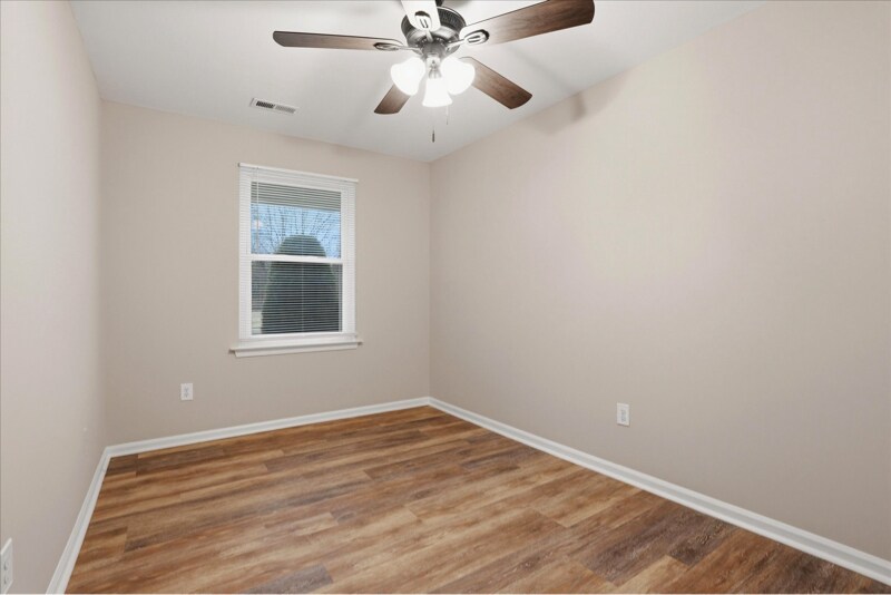 Building Photo - 4546 Rosemarie Dr