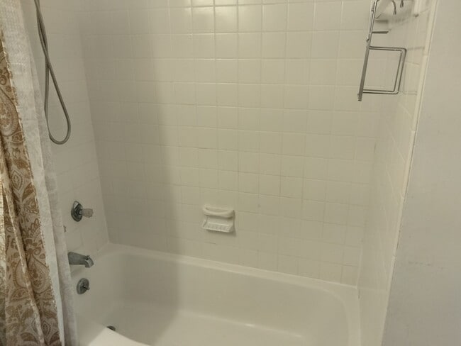 Building Photo - 7823 Perry Rd