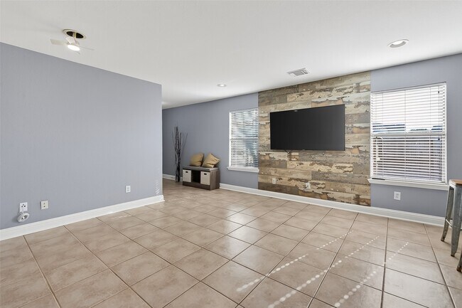 Building Photo - 29603 Golden Vines Ln