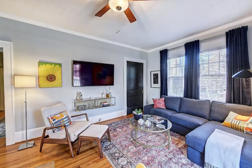 Building Photo - 800 Magnolia Ave