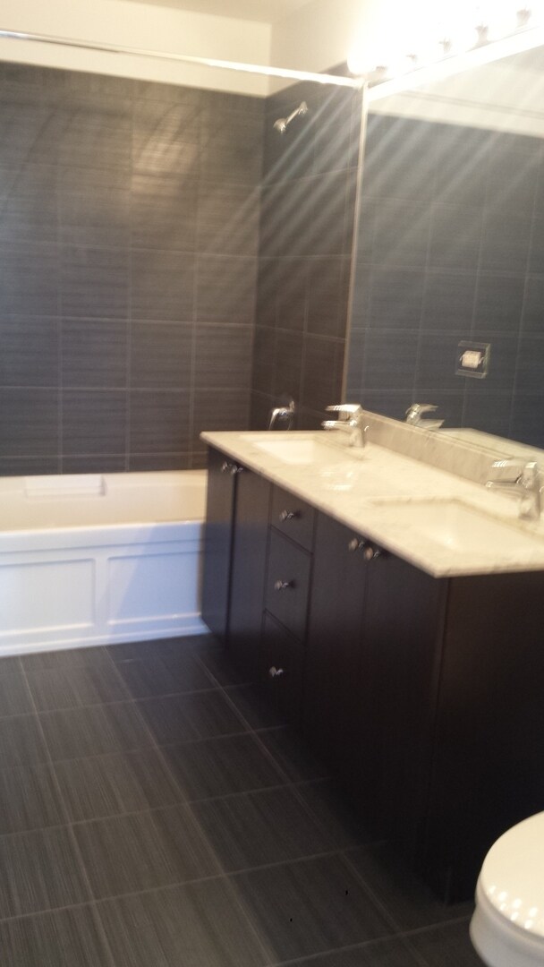 Building Photo - 235 W Van Buren St