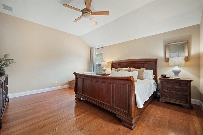 Building Photo - 1215 Boerne Dr