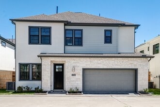 Building Photo - 12016 Royal Oaks Banner Wy