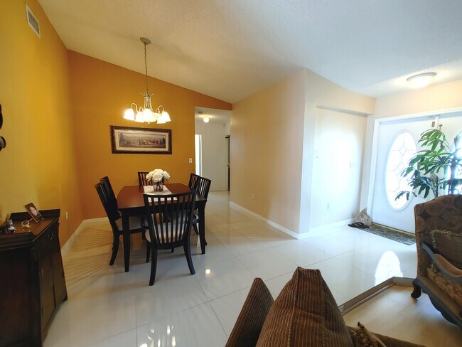 Building Photo - 894 NW 134th Pl