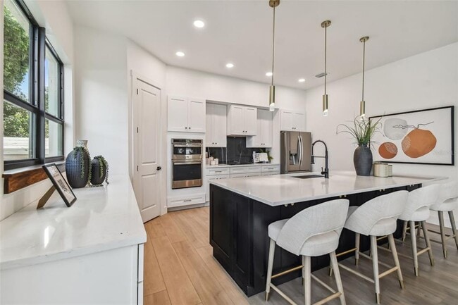 Building Photo - 4717 W Oklahoma Ave