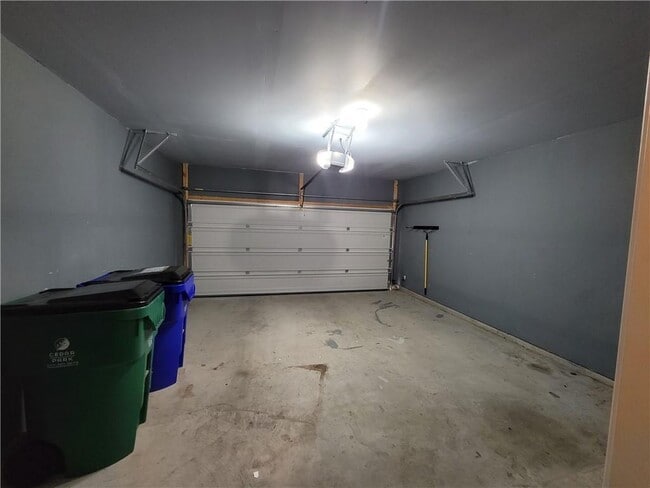 Building Photo - 405 Libani Ln
