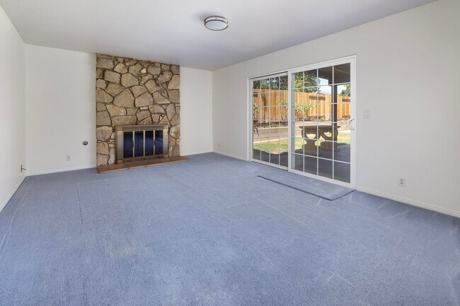 Building Photo - 316 Cambridge Dr