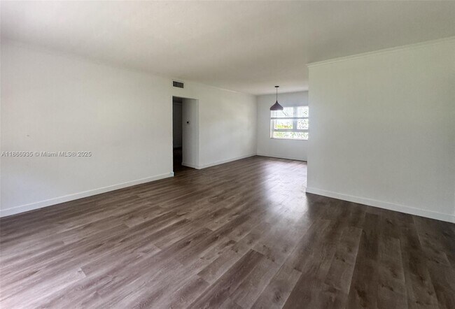 Building Photo - 7635 SW 57th Ave