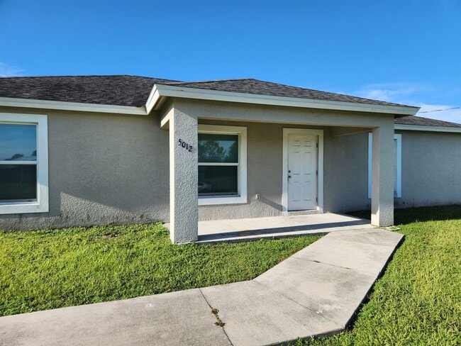 Primary Photo - 5012 Dolphin Ct