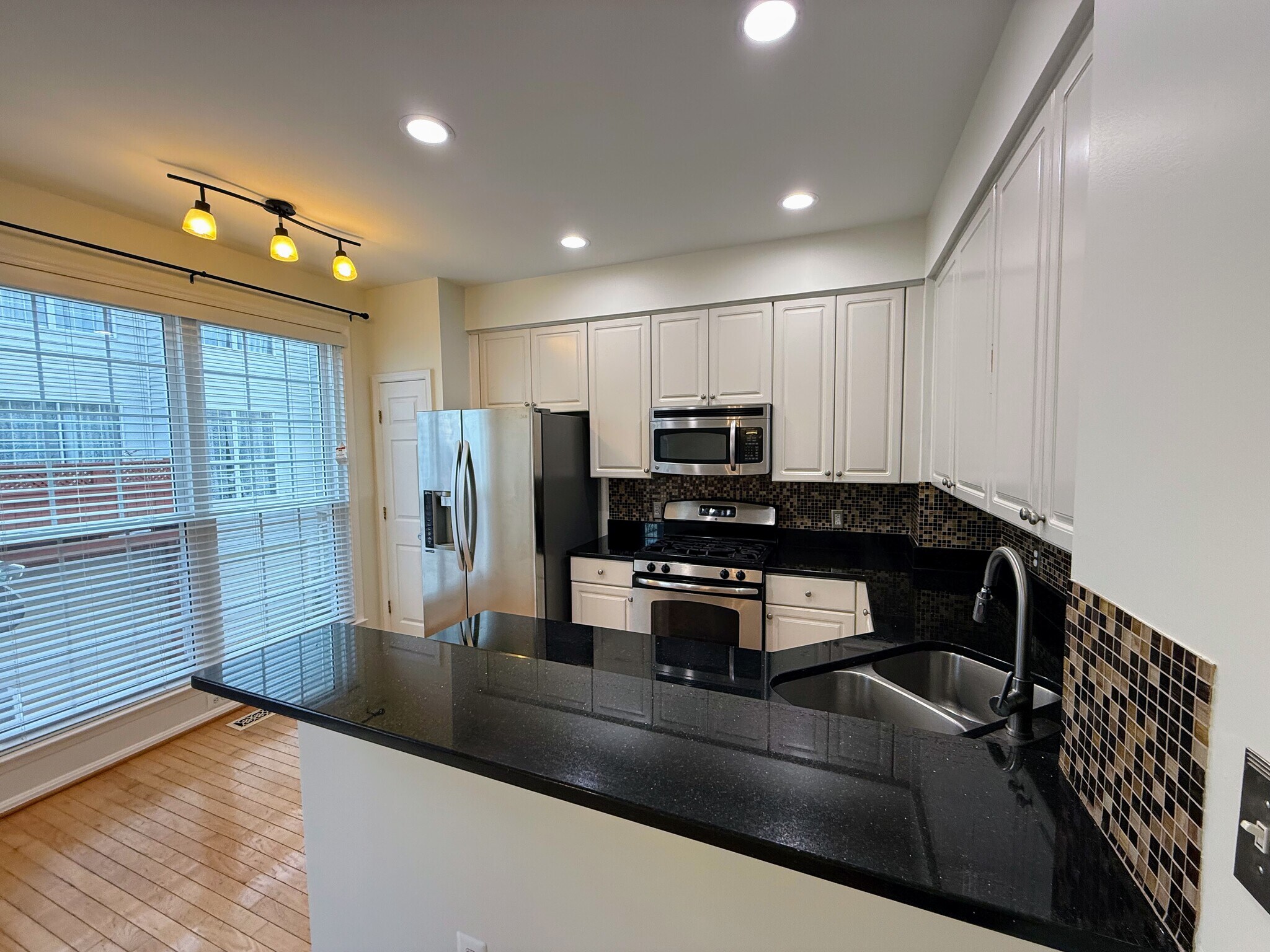 Building Photo - 6020 Lincolnia Rd