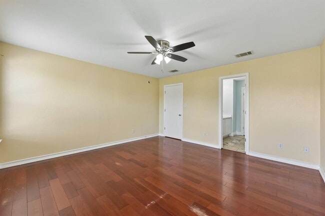 Building Photo - 12712 Ring Dr