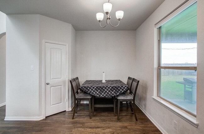 Building Photo - 218 White Wing Ln