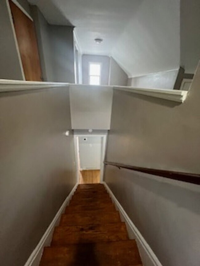 Building Photo - 871 E 232 St