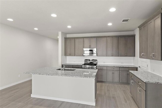 Building Photo - 195 Hortus Dr