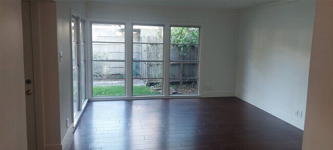 Building Photo - 4629 Cedar Oaks Ln