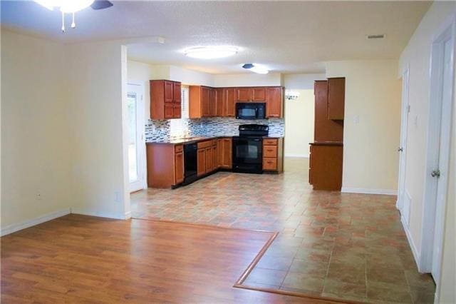Building Photo - 102 Wildbriar St