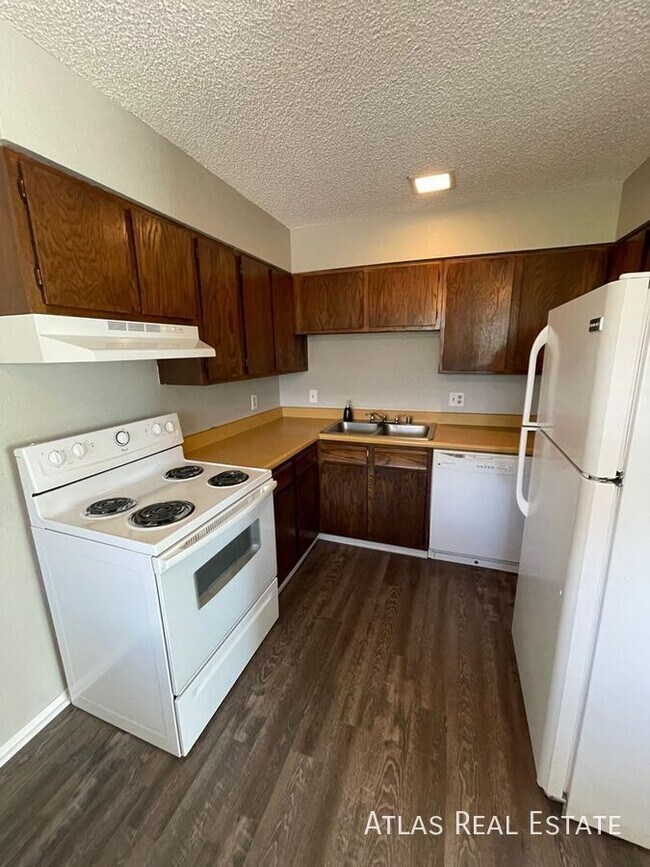Primary Photo - 415 St Vrain Pl