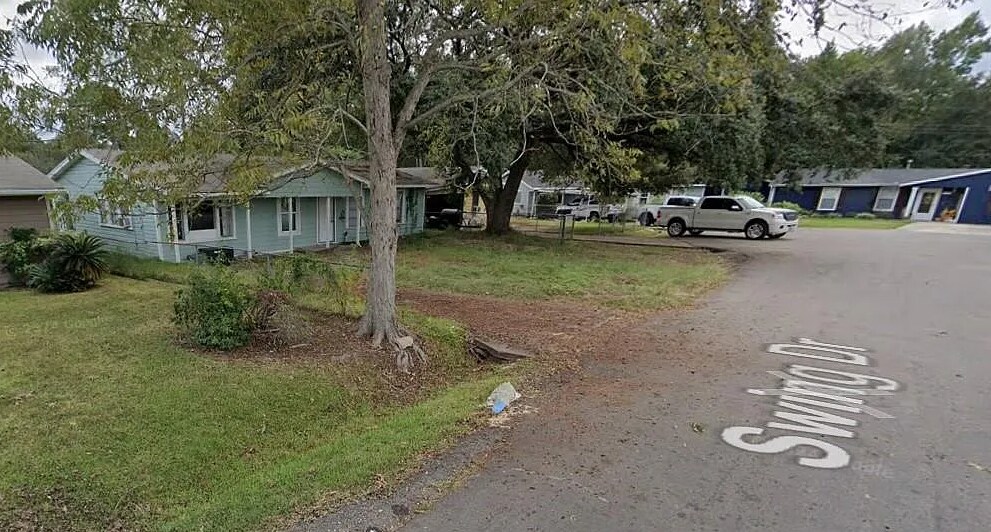 Building Photo - 4440 Swing Dr