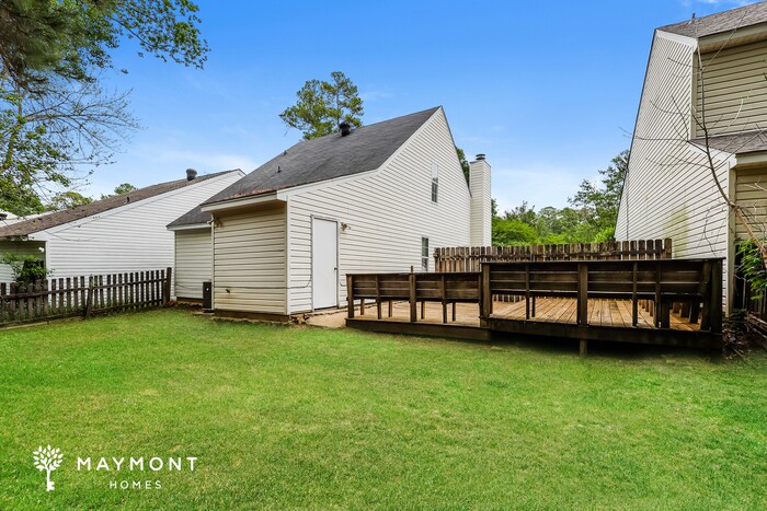 Building Photo - 352 N Grove Cir