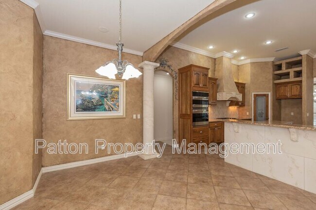 Building Photo - 6910 Logan Pl