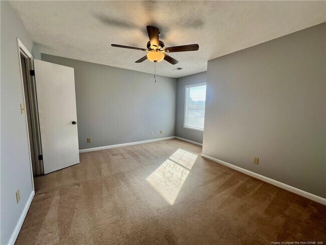 Building Photo - 679 Bartons Landing Pl