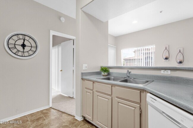 Building Photo - 13700 N Fountain Hills Blvd